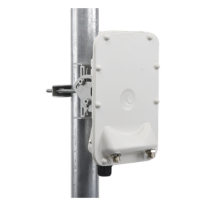 PTP-550 Hasta 1.36 GBps / 4910 - 6200 MHz / 802.11 AC Wave 2 MU-MIMO 4: 4x4 / BackHaul Conectorizado / Ideal para distancias de +80 km (C050055H014A)