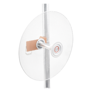 Antena direccional con diseño aerodinámico para minimiza la resistencia al viento, Ganancia de 30 dBi, frecuencia (4.9 - 6.5 GHz), Polarización doble, incluye montaje para torre o mástil