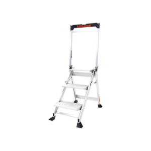 Escalera de Tijera con Punto de Apoyo Anti-caídas de 0.67 m (Nivel de Pie), con Peldaños JUMBO, (SKU 11903).