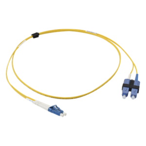 Jumper de Fibra Óptica Monomodo (OS2), XGLO, Riser, LC/UPC-SC/UPC Duplex, OFNR, Color Amarillo, 1 Metro (3.28 Pies)